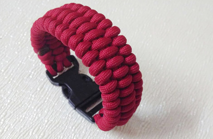 How to Make a Single Color Survival Bracelet/paracord Bracelet With Buckle  : 12 Steps (with Pictures) - Instructables